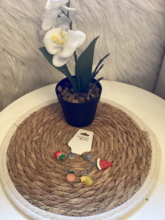 Bracelet avec breloques  fruits fraise 🍓 pêche 🍑 banane 🍌 pastèque 🍉
