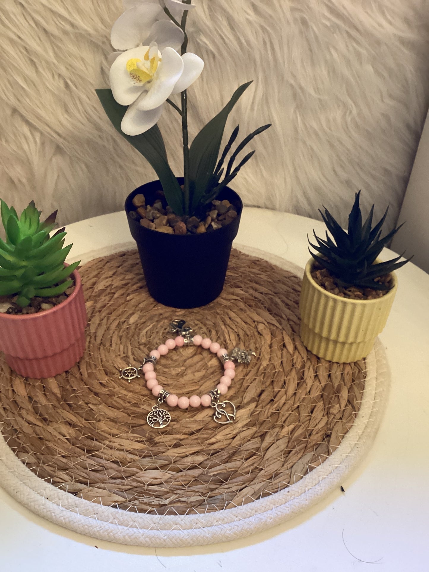 Bracelet perles avec des breloques